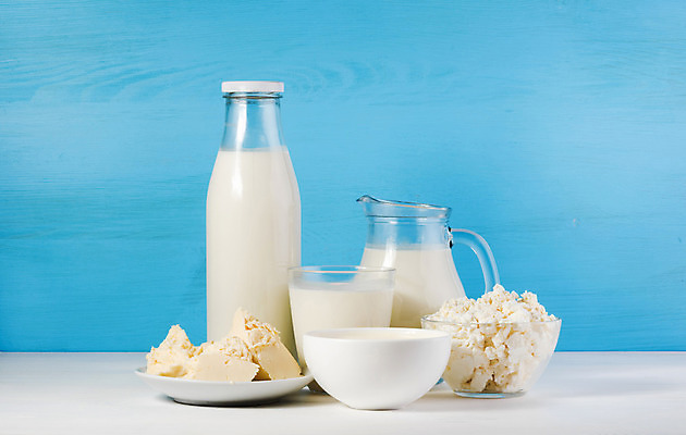 포토 JPG 해외이미지 전통 잡화 음료 음식 다이어트 재료 유리 치즈 선반 건강 사람없음 파란색 세트 노란색 식사 우유 흰색 신선 항아리 그룹 사발 맛 아침식사 상품 먹기 크림 유기농 시골집 냄새 부드러움 수납 모음 버터 요거트 단백질 요구르트 칼슘 해외202004 해외포토 웰빙 컬러 가구 컨셉 모션 재질 유제품 주택 도자기 감각 사기그릇 영양소 파일형식 이미지허브