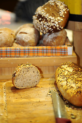 포토 JPG 해외이미지 음식 빵 백그라운드 디저트 사탕 사람없음 목재 칼 자르기 굽기 먹기 양귀비 해외202004 해외포토 나무 꽃 재료 모션 구이 파일형식 이미지허브