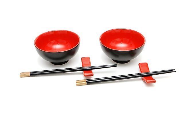 포토 JPG 해외이미지 전통 식기 접시 아시아 음식 2 젓가락 함께함 서기 동양인 사람없음 목재 장식 컵 빨간색 주방 식당 일본 검은색 저녁식사 중국 초밥 기구 도자기 쌍 막대기 사발 점토 멀리 동쪽 지원 해외202004 해외포토 나무 나라 컬러 컨셉 재료 모션 수저 인종 상점 식사 사기그릇 방향 일본음식 파일형식 이미지허브
