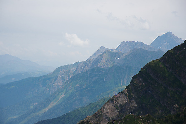 포토 JPG 해외이미지 식물 백인 구름 유럽 여행 백그라운드 자연 하늘 산 파노라마 종류 풍경 경사 사람없음 봄 정상 시원함 언덕 산등성이 파일 빙하 러시아 암초 안심 내추럴 루트 선로 해외202004 해외포토 자연요소 서양인 계절 나라 촬영기법 육류 생태계 파일형식 이미지허브