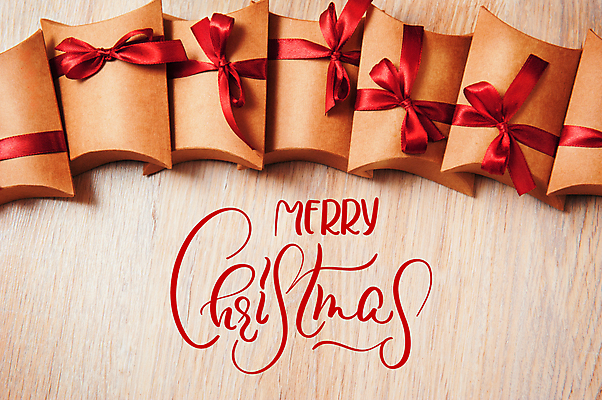 포토 JPG 해외이미지 디자인 백그라운드 크리스마스 크리스마스선물 이벤트 사람없음 선물상자 축하 레터링 나무배경 해외202004 해외포토 기념일 컨셉 선물 상자 파일형식 이미지허브