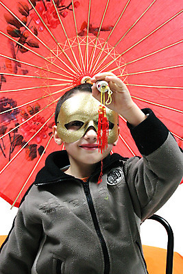 포토 JPG 해외이미지 라이프스타일 손 여자 교육 남자 행복 얼굴 어린이 새로움 함께함 한명 웃음 사람 소년 친구 빛 컬러풀 머리 유행 흰색 신선 그룹 고립 초보 해외202004 해외포토 1 감정 컬러 컨셉 관계 표정 생활 신체부위 파일형식 이미지허브