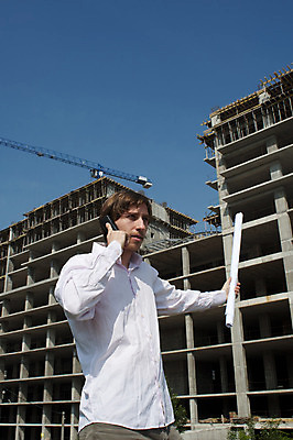 포토 JPG 해외이미지 직업 산업 건축양식 부동산 한명 건물 블록 건설현장 엔지니어 재산 상담원 건축가 기중기 청사진 공학 발판 개발 계약자 철강 프로젝트 해외202004 해외포토 1 건축물 교육 건축 건설업 사람 금융 사무원 중장비 기술자 계약 파일형식 이미지허브