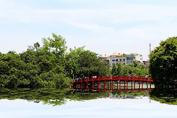 포토 JPG 해외이미지 아시아 종교 문화 호수 여행 백그라운드 캐나다 불교 사람없음 야외 목재 물 파란색 탑 중국 사찰 재산 작음 대만 베트남 운하 몬트리올 미얀마 해외202004 해외포토 자연요소 나무 건축물 나라 컬러 북아메리카 재료 종교건축 금융 동남아시아 크기 파일형식 이미지허브