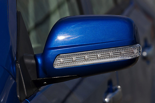 포토 JPG 해외이미지 산업 신체 자동차 새로움 사람없음 문 금속 기계 거울 램프 주차 그림 해외202004 해외포토 육상교통 컨셉 재질 조명 파일형식 이미지허브