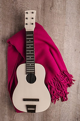 포토 JPG 해외이미지 디자인 줄 음악 벽 백그라운드 벽지 바닥 주택 미술 여러명 사람없음 내부 목재 장식 검은색 목도리 어둠 소리 콘서트 방 장비 골동품 기구 기타 시골 클래식 정상 담요 질감 목 리빙 비네팅 그런지 뮤지컬 옛날 스타일 해외202004 해외포토 나무 잡화 컬러 다수 컨셉 재료 현악기 문화예술 촬영기법 사람 건물 신체부위 공연 파일형식 이미지허브