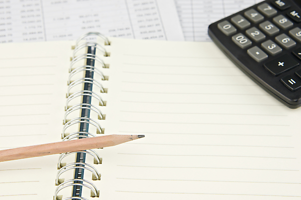 포토 JPG 해외이미지 종이 비즈니스 성공 설계 사람없음 연필 갈색 쌓기 공책 자료 계산기 흰색 업무 인쇄 보고서 문서 영수증 시트 계좌 옛날 해외202004 해외포토 컬러 컨셉 모션 문구용품 학용품 금융 필기구 장비 작업 파일형식 이미지허브