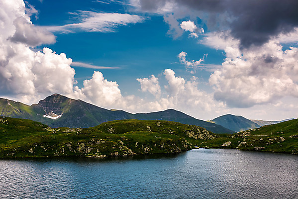 포토 JPG 해외이미지 호수 자연 하늘 날씨 산 풍경 사람없음 야외 물 여름 파란색 우주 환경 신선 분위기 큼 땅 즐거움 만족 산등성이 빙하 천국 루마니아 남쪽 산악지대 절정 흥미 몽환 해외202004 해외포토 자연요소 계절 감정 유럽 컬러 컨셉 크기 방향 생태계 파일형식 이미지허브