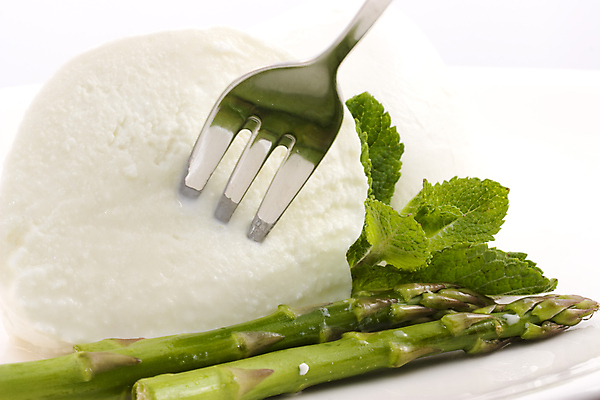 포토 JPG 해외이미지 음식 다이어트 채소 건강 사람없음 초록색 빛 식당 이탈리아 우유 신선 민트 아스파라거스 점심식사 모짜렐라치즈 채식주의자 해외202004 해외포토 유럽 컬러 치즈 유제품 상점 식사 허브 채식 파일형식 이미지허브