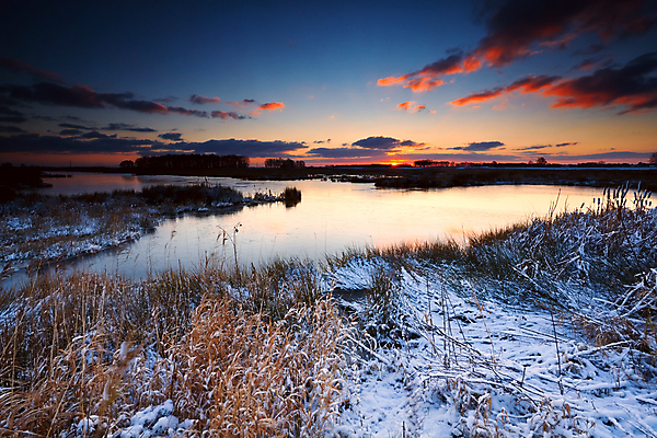 포토 JPG 해외이미지 구름 계절 호수 겨울 오렌지 자연 하늘 아침 풍경 사람없음 야외 빨간색 파란색 강 햇빛 태양 노란색 일출 냉동 얼음 침묵 일몰 추위 시골 속도 네덜란드 수평선 해외202004 해외포토 주간 자연요소 유럽 컬러 과일 노을 소리 생태계 파일형식 이미지허브