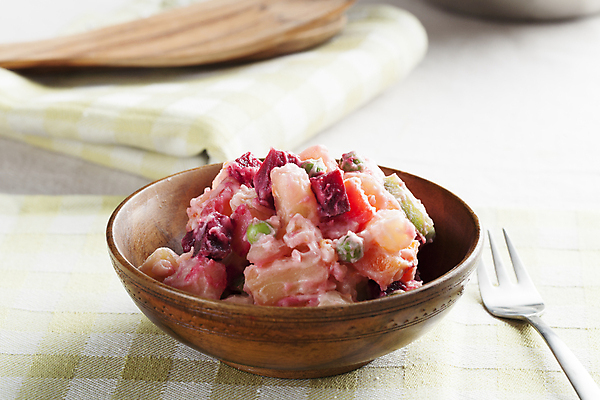 포토 JPG 해외이미지 전통 음식 채소 부분 감자 건강 요리 사람없음 당근 샐러드 신선 사발 완두콩 비트 채식주의자 핸드메이드 해외202004 해외포토 콩 뿌리채소 사기그릇 채식 파일형식 이미지허브