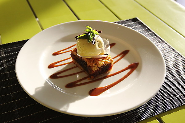 포토 JPG 해외이미지 그릇 식기 접시 포크 토마토 채소 의자 탁자 밥 양파 오이 새우 피자 육류 어류 사람없음 케이크 식당 숟가락 버섯 당근 카페 샐러드 면 칼 자르기 해산물 향신료 파인애플 올리브 소금 홍합 후추 해외202004 해외포토 열매 음식 가구 과일 식재료 모션 어패류 디저트 뿌리채소 패스트푸드 서양음식 수저 갑각류 상점 수중동물 열대과일 향미료 파일형식 이미지허브