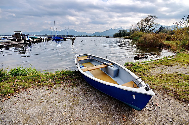 포토 JPG 해외이미지 구름 계절 호수 여행 자연 하늘 낚시 휴가 산 독일 풍경 사람없음 야외 초록색 물 여름 파란색 강 항구 침묵 황혼 흰색 보트 작음 장면 노젓기 옛날 해외202004 해외포토 자연요소 유럽 컬러 배_교통 교통시설 모션 레저 소리 일몰 크기 생태계 파일형식 이미지허브