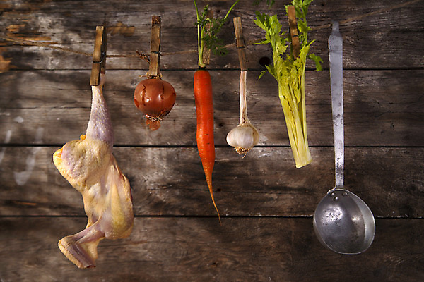 포토 JPG 해외이미지 음식 백그라운드 잎 채소 재료 파슬리 육류 요리 사람없음 빨간색 초록색 치킨 당근 흰색 신선 뜨거움 발표 사발 수프 날것 레시피 느림 삶기 해외202004 해외포토 식물 컬러 식재료 뿌리채소 사기그릇 닭고기요리 파일형식 이미지허브