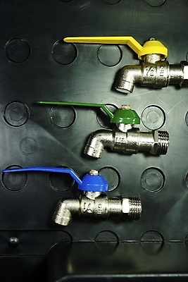 포토 JPG 해외이미지 노동자 집게 사람없음 건물 기계 장비 기구 도구 기술자 엔지니어 수리 수도꼭지 만들기 고정 펜치 정비공 계약자 배관공 해외202004 해외포토 직업 건축물 모션 공구 계약 파일형식 이미지허브