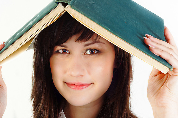 포토 JPG 해외이미지 백인 1 학생 응시 여학생 여자 교육 행복 과학 백그라운드 교실 학교 실내 한명 미소 사람 10대 책 초록색 머리 검은색 교사 교수 흰색 잡기 대학교 해외202004 해외포토 서양인 직업 시선 감정 컬러 모션 청소년 표정 내부 신체부위 파일형식 이미지허브