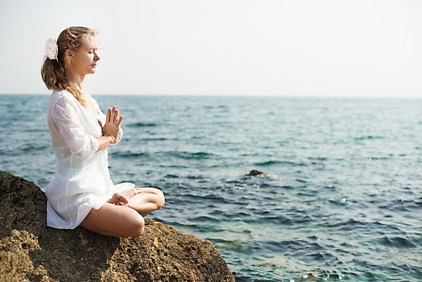 포토 JPG 해외이미지 1 라이프스타일 손 실루엣 스포츠 바다 신체 요가 자연 하늘 아침 추상 휴식 스트레스 건강 연꽃 한명 사람 물 빛 운동 태양 반사 평화 건강관리 일출 침묵 고요 일몰 활발 고독 호흡 연습 명상 완전 해외202004 해외포토 주간 자연요소 웰빙 꽃 감정 컨셉 무늬 촬영기법 관리 생활 신체부위 노을 소리 생태계 파일형식 이미지허브
