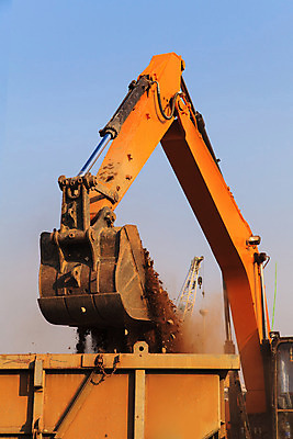 포토 JPG 해외이미지 직업 산업 지구 모래 포즈 건축양식 교통시설 모션 하늘 사람없음 건물 노란색 금속 힘 기계 흙 장비 업무 땅 불도저 굴착기 삽 발굴 양동이 국자 트랙터 짐차 무거움 로딩 채석 해외202004 해외포토 건축물 건축 컬러 교통 자동차 재질 주방용품 작업 중장비 무게 농기계 시설 특수차량 파일형식 이미지허브