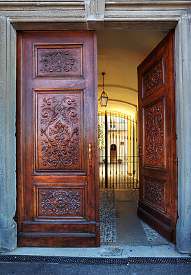 포토 JPG 해외이미지 외관 유럽 여행 건축양식 휴가 출입구 주택 사람없음 목재 장식 여행객 문 이탈리아 수확 골동품 화려 역사 파편 큼 땅 묘사 복고 타운 안뜰 인기 해외202004 해외포토 나무 건축 나라 컨셉 농업 재료 사람 건물 도시 크기 파일형식 이미지허브