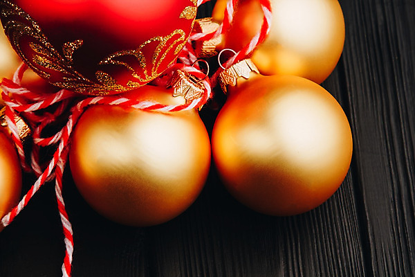 포토 JPG 해외이미지 전통 디자인 계절 백그라운드 컨셉 크리스마스 겨울 텍스트 공 유리 탁자 휴가 새로움 기념 사람없음 목재 장식 빨간색 컬러풀 갈색 우주 축제 공백 수확 시골 축하 인사 신용카드 그룹 황금 연도 심볼 질감 광택 라일락 비네팅 옛날 많음 카피스페이스 해외202004 해외포토 나무 기념일 꽃 컬러 가구 농업 재료 재질 촬영기법 금융 예절 파일형식 이미지허브