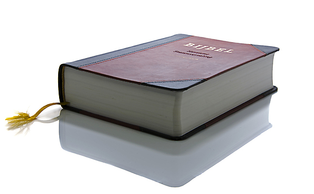 포토 JPG 해외이미지 교육 기독교 종교 종이 백그라운드 텍스트 사람없음 책 갈색 믿음 검은색 성경 흰색 오픈 예수 읽기 오브젝트 페이지 신성 고립 신앙심 해외202004 해외포토 감정 컬러 종교용품 모션 신_종교 파일형식 이미지허브