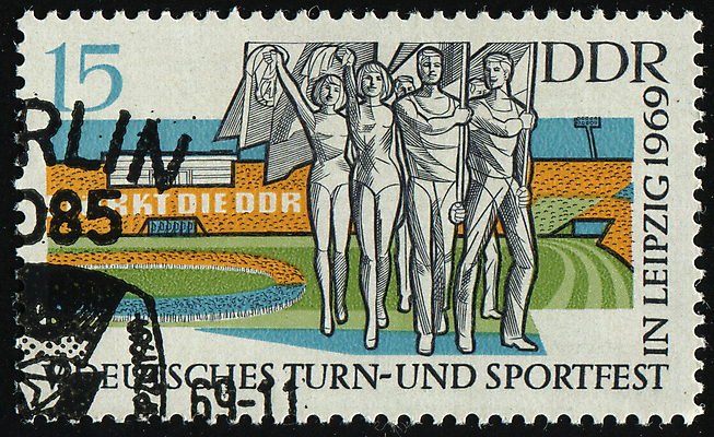 포토 JPG 해외이미지 전신 여자 남자 올림픽 서기 들기 여러명 성인 경기장 깃발 체조선수 체조 기념물 우표 성인만 해외202004 해외포토 스포츠 다수 스포츠시설 모션 운동선수 사람 운동 파일형식 이미지허브