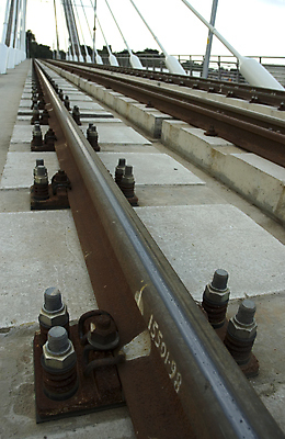 포토 JPG 해외이미지 여행 교통시설 거리 사람없음 도시풍경 사무실 기차 바위 도시 역 시간표 속도 전차 아일랜드 더블린 선로 통근 해외202004 해외포토 유럽 육상교통 교통 비즈니스 대중교통 풍경 돌_바위 계획 시설 출근 파일형식 이미지허브