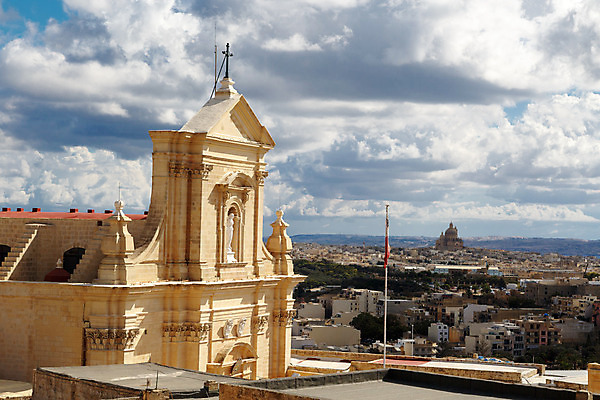 포토 JPG 해외이미지 구름 유럽 기독교 종교 건축양식 하늘 날씨 아파트 돌담 사람없음 건물 도시풍경 햇빛 노란색 교회 환경 바위 도시 중세 역사 종탑 구시가지 로마네스크 로마인 몰타섬 석회암 옛날 제국 해외202004 해외포토 자연요소 건축물 건축 나라 컬러 섬 종교건축 주택 인종 풍경 담장 태양 탑 암석 돌_바위 몰타 파일형식 이미지허브