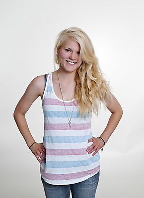 포토 JPG 해외이미지 스튜디오촬영 학생 긴머리 여자 행복 얼굴 백그라운드 관리 한명 서기 미소 웃음 세로 청춘 금발 놀람 회색 흰색 청바지 신선 엉덩이 수줍음 보여주기 고립 사춘기 스타일 성인여자만 연습생 해외202004 해외포토 1 헤어스타일 감정 컬러 컨셉 바지 모션 실내 표정 사람 신체부위 연습 여자만 성인만 파일형식 이미지허브