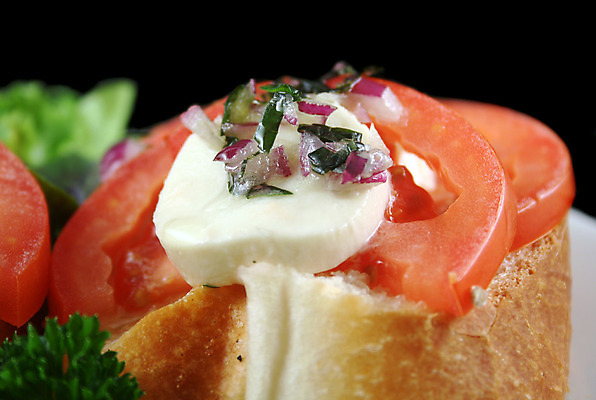 포토 JPG 해외이미지 빵 다이어트 토마토 치즈 파슬리 샌드위치 건강 요리 사람없음 식사 껍질 신선 고명 맛 상추 자르기 허브 슬라이스 바질 내추럴 점심식사 적양파 해외202004 해외포토 식물 음식 컨셉 채소 모션 양파 유제품 파일형식 이미지허브