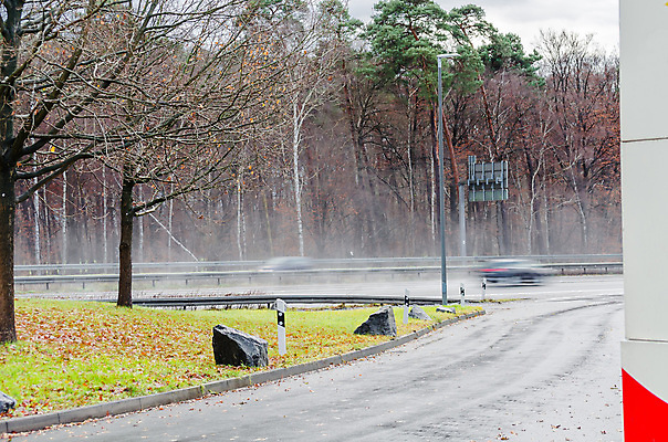 포토 JPG 해외이미지 외관 도로 육상교통 여행 자동차 유리 바람 날씨 사람없음 건물 반사 새벽 운전 젖음 고가도로 고속도로 위험 속도 출장 분무기 짐차 빛망울 우울증 해외202004 해외포토 자연요소 건축물 길 교통수단 컨셉 비즈니스 교통시설 모션 재질 빛 질병 파일형식 이미지허브