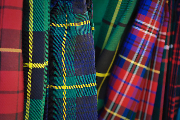 포토 JPG 해외이미지 전통 디자인 드레스 옷 백그라운드 패턴 추상 사람없음 장식 빨간색 초록색 노란색 유행 사각형 검은색 흰색 직물 담요 질감 체크무늬 짜임 양모 많음 스코틀랜드 해외202004 해외포토 도형 컬러 컨셉 무늬 영국 파일형식 이미지허브