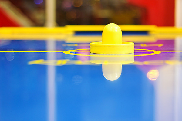 포토 JPG 해외이미지 스포츠 사람없음 파란색 노란색 망치 골키퍼 해외202004 해외포토 컬러 운동선수 공구 파일형식 이미지허브