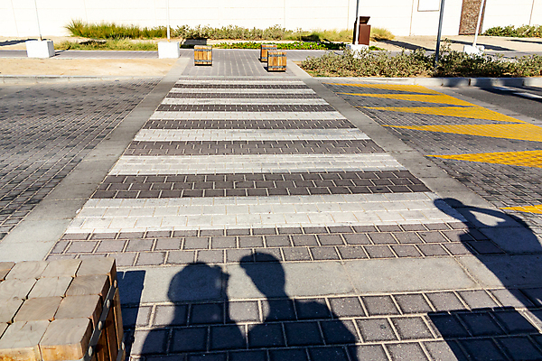 포토 JPG 해외이미지 커플 실루엣 도로 2 모션 추상 거리 함께함 그림자 사람 사람없음 빛 태양 걷기 검은색 흰색 도시 사회 기다림 보행자 횡단보도 방향 교차로 신분 얼룩말 타운 단계 건너기 캡모자 해외202004 해외포토 자연요소 모자_잡화 길 컬러 컨셉 무늬 관계 교통시설 촬영기법 말_동물 보행로 공동체 파일형식 이미지허브