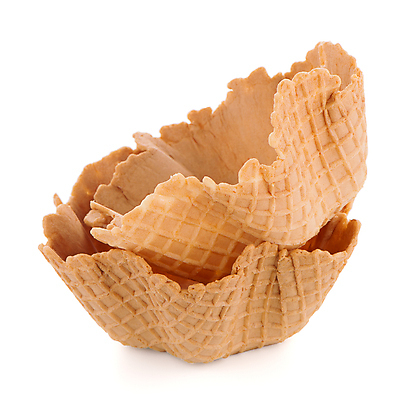 포토 JPG 해외이미지 그릇 디저트 실내 사람없음 흰배경 아이스크림콘 와플 바삭바삭 해외202004 해외포토 식기 음식 백그라운드 컨셉 내부 흰색 콘 파일형식 이미지허브