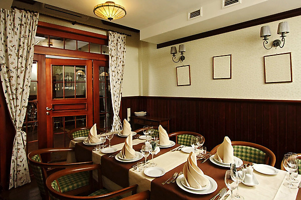 포토 JPG 해외이미지 전통 라이프스타일 접시 디자인 가구 의자 건축양식 유리 탁자 호텔 조명 바닥 실내 사람없음 내부 장식 갈색 식당 식사 침묵 카페 방 램프 바 화려 재산 원주민 고급 우아함 서비스 준비 샹들리에 설정 진짜 스타일 해외202004 해외포토 식기 건축 컬러 생활용품 컨셉 재질 숙소 생활 금융 상점 소리 아프리카인 파일형식 이미지허브