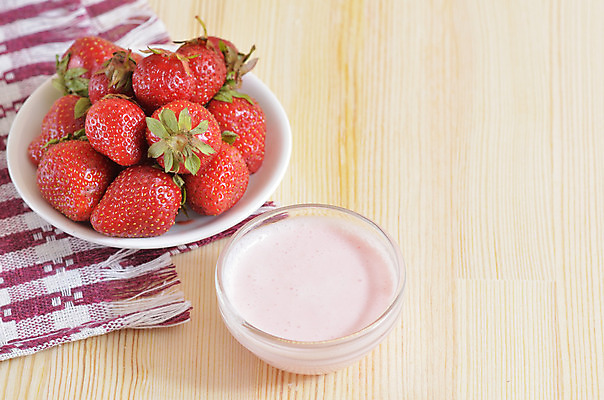 포토 JPG 해외이미지 접시 디자인 열매 음식 백그라운드 잎 다이어트 과일 재료 자연 탁자 딸기 디저트 건강 사람없음 목재 빨간색 초록색 파티 봄 우유 흰색 시골 신선 그룹 사발 달콤 맛 아침식사 먹기 민트 크림 상쾌 유기농 날것 내추럴 숙성 해외202004 해외포토 나무 식물 식기 웰빙 계절 감정 컬러 가구 컨셉 모션 유제품 이벤트 식사 사기그릇 허브 생태계 파일형식 이미지허브