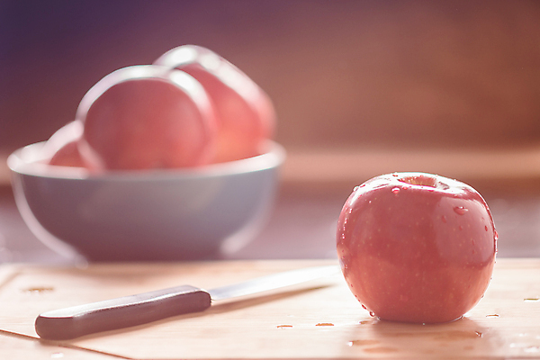 포토 JPG 해외이미지 음식 조각 백그라운드 다이어트 과일 자연 건강 사람없음 목재 빨간색 신선 사발 칼 달콤 사과 정상 자르기 유기농 내추럴 숙성 해외202004 해외포토 나무 웰빙 컬러 재료 모션 사기그릇 맛 생태계 파일형식 이미지허브