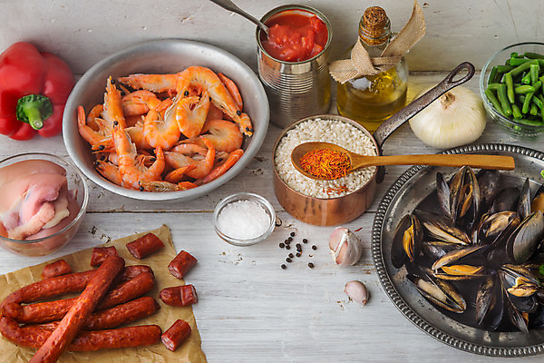 포토 JPG 해외이미지 접시 음식 채소 오렌지 재료 탁자 양파 새우 파프리카 파슬리 마늘 요리 사람없음 목재 가로 빨간색 초록색 세트 갈색 노란색 금속 숟가락 검은색 치킨 흰색 양념 사발 냄비 허브 해산물 향신료 준비 날것 홍합 스크래치 사프란 양피지 해외202004 해외포토 나무 식물 식기 컬러 가구 과일 재질 어패류 수저 갑각류 사기그릇 솥 닭고기요리 향미료 파일형식 이미지허브