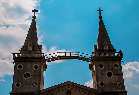 포토 JPG 해외이미지 구름 아이콘 꽃 기독교 종교 백그라운드 십자가 건축양식 하늘 부활절 동양인 풍경 사람없음 건물 목재 교회 문 탑 성경 수확 기도 시골 예수 역사 신성 첨탑 종탑 보호구역 숭배 신앙심 옛날 존경 해외202004 해외포토 자연요소 나무 식물 건축물 기념일 건축 농업 재료 종교용품 인종 신_종교 구역 파일형식 이미지허브