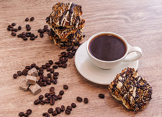 포토 JPG 해외이미지 커피 음료 사람없음 컵 쿠키 검은색 카페 원두 시골 커피잔 향기 아로마 따뜻한음료 아라비카 해외202004 해외포토 식기 컬러 디저트 잔 상점 냄새 파일형식 이미지허브