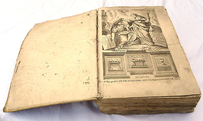 포토 JPG 해외이미지 기독교 종교 종이 텍스트 사람없음 책 교회 성경 천주교 골동품 오픈 예수 역사 페이지 고립 옛날 해외202004 해외포토 종교용품 종교건축 건물 신_종교 파일형식 이미지허브