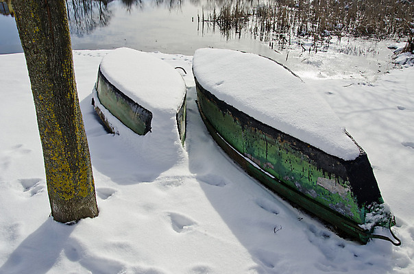 포토 JPG 해외이미지 나무 계절 2 겨울 교통시설 그림자 풍경 사람없음 목재 물 강 햇빛 얼음 봄 추위 수확 흰색 보트 복고 북쪽 옛날 해외202004 해외포토 자연요소 식물 컬러 교통 농업 배_교통 재료 태양 방향 시설 파일형식 이미지허브