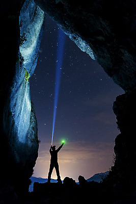 포토 JPG 해외이미지 별 하늘 전등 사랑 사람없음 침묵 등불 관찰 자신감 구멍 동굴 야간 손목시계 호기심 은하계 봉 해외202004 해외포토 자연요소 감정 시계 컨셉 장신구 모션 조명 소리 파일형식 이미지허브