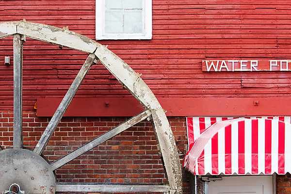 포토 JPG 해외이미지 외관 벽 사람없음 빨간색 물 힘 에너지 수확 바퀴 사과 방앗간 외양간 해외202004 해외포토 자연요소 컬러 농업 과일 파일형식 이미지허브