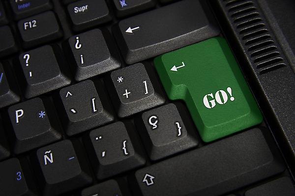 포토 JPG 해외이미지 직업 디자인 인터넷 열쇠 사람없음 초록색 노트북 전자제품 컴퓨터 디지털 검은색 공책 정보 키보드 휴대용 시작 마케팅 해외202004 해외포토 컬러 문구용품 오브젝트 파일형식 이미지허브