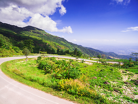 포토 JPG 해외이미지 나무 식물 계절 도로 길 여행 백그라운드 밭 태국 자연 산 안테나 풍경 사람없음 야외 초록색 여름 파란색 환경 봄 시골 정상 숲 땅 언덕 내추럴 드론 방법 조감도 해외202004 해외포토 아시아 컬러 농업 통신 교통시설 생태계 파일형식 이미지허브