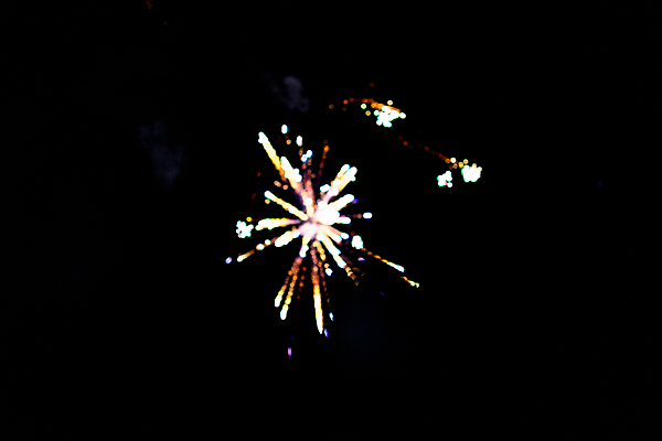 포토 JPG 해외이미지 배너 행복 선 백그라운드 이동 크리스마스 곡선 모션 불 추상 휴가 새로움 기념 폭죽 미술 이벤트 사람없음 장식 파란색 빛 컬러풀 파티 검은색 축제 어둠 축하 도시 생일 야간 소프트포커스 폭발 연도 보케 경례 멀티 블러 주도 카피스페이스 해외202004 해외포토 자연요소 기념일 감정 컬러 컨셉 무늬 문화예술 촬영기법 공백 예절 인사 파일형식 이미지허브