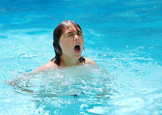 포토 JPG 해외이미지 백인 남자 어린이 스포츠 놀이 휴가 건강 한명 사람 소년 야외 10대 물 파란색 운동 수영 젖음 신선 떨어짐 호흡 시원함 휴양지 다이빙 수영선수 해외202004 해외포토 자연요소 서양인 1 컬러 컨셉 청소년 운동선수 장소 수상스포츠 수중스포츠 파일형식 이미지허브