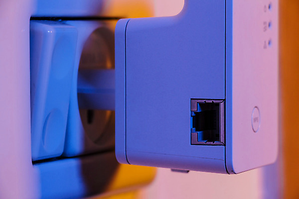 포토 JPG 해외이미지 선 벽 인터넷 통신 주택 안테나 사람없음 사무실 디지털 자료 장비 네트워크 닫기 콘센트 연결 접속 무선전화기 오브젝트 신호 와이파이 전자 방송 언론 섬유 포트 공학 랜 모뎀 방화벽 네트워킹 해외202004 해외포토 교육 비즈니스 모션 건물 직물 전화기 무선인터넷 파일형식 이미지허브